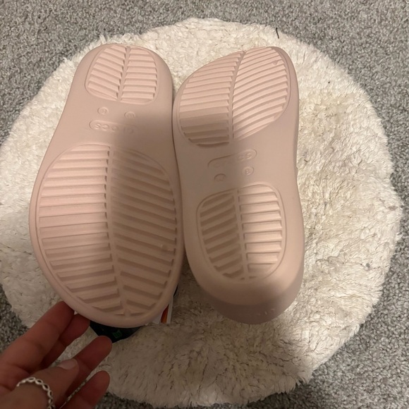 CROCS Women's Sandals - Light cream. - Picture 2 of 5